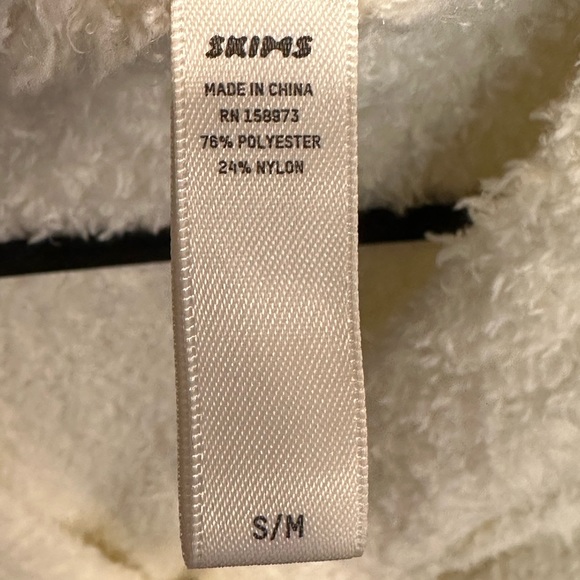 SKIMS Cozy Knit Long Robe - Picture 5 of 9